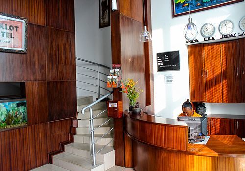 Maxlot Hotel Аккра Экстерьер фото